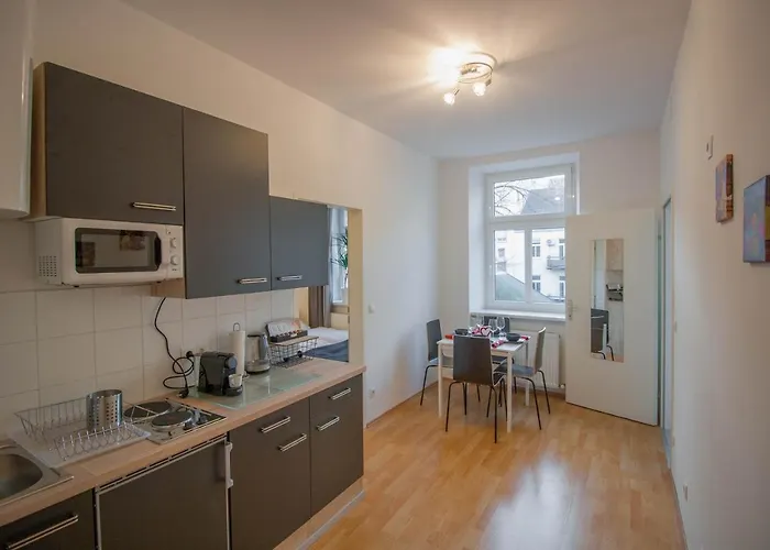 Апартаменти Cozy 2 Room Apartment - Enjoy Autumn In Vienna