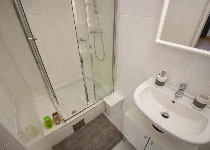 Апартаменти Cozy 2 Room Apartment - Enjoy Autumn In Vienna
